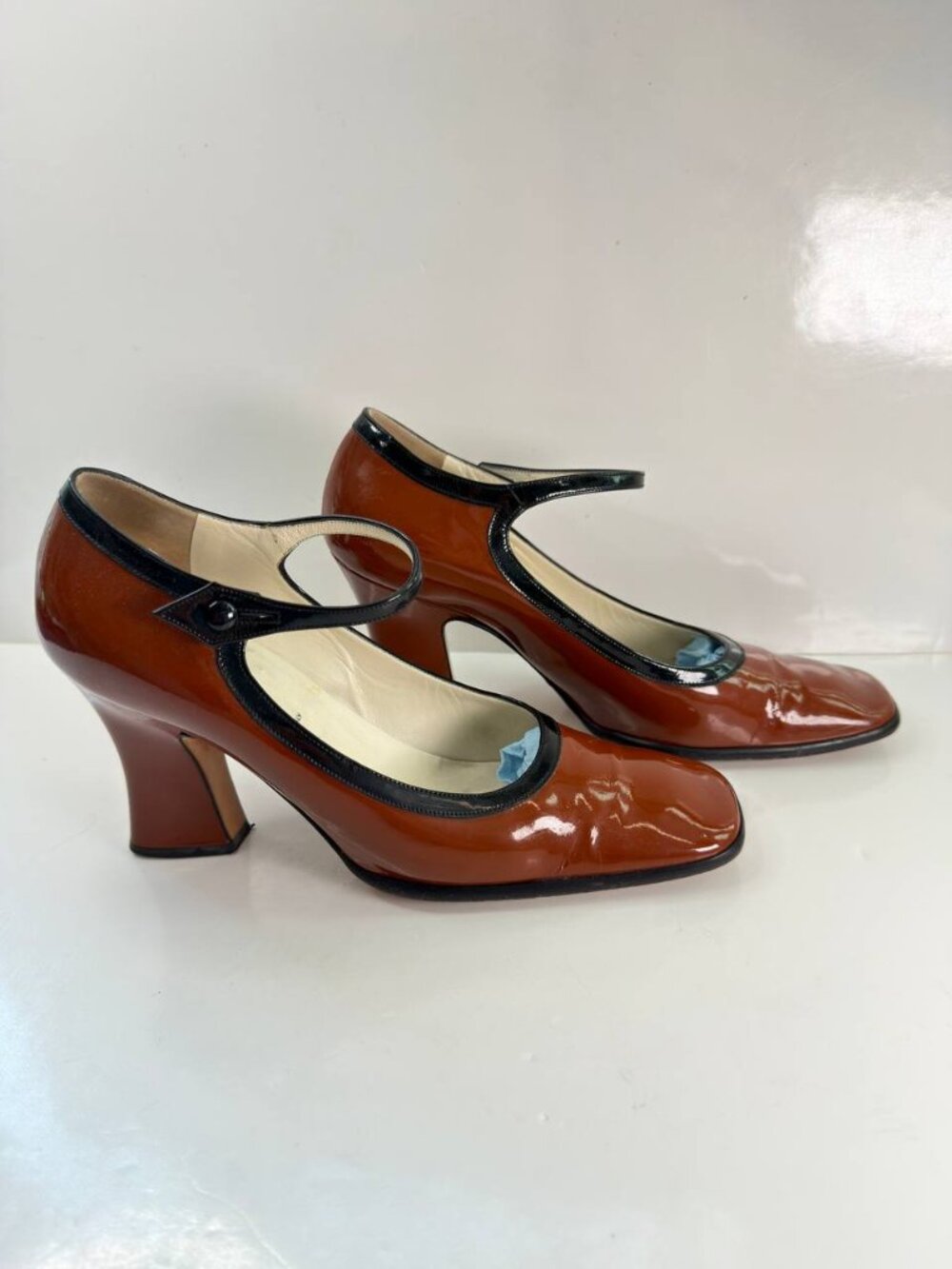 Prada Vintage Patent Leather Mary Jane Heels –  Size EU 38.5 (US 8.5) - Picture 6 of 16